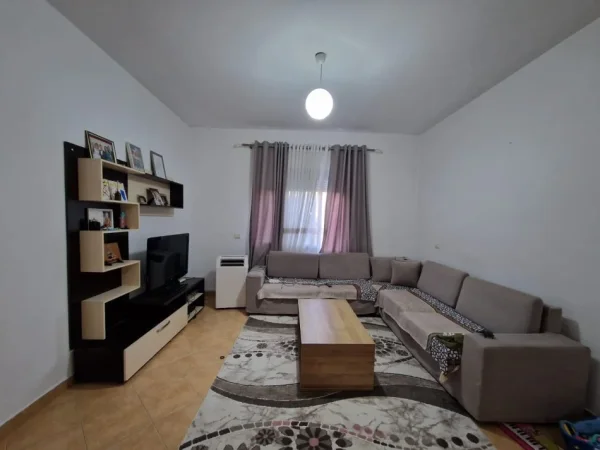 Tirane, shitet shtepi 2 Katshe Kati 0, 315 m² 280.000 € (yrshek)