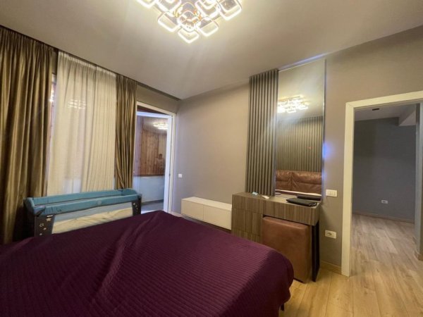 Tirane, jepet me qera apartament 2+1 Kati 8, 100 m² 600 € (Golden Park Residence)
