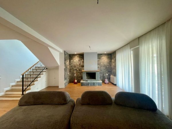 Tirane, jap me qera Vile 5+1+Aneks+Ballkon Kati 0, 352 m² 4.000 € (Qendra Tregtare TEG)