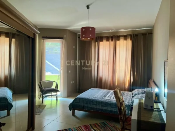 Tirane, shitet apartament 2+1+Ballkon Kati 2, 116 m² 180.000 € (KOPSHTI BOTANIK)