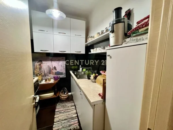 Tirane, shitet apartament 2+1 Kati 2, 116 m² 180.000 € (Kopshti Botanik Zoologjik)
