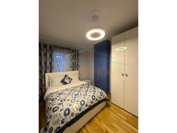 Tirane, jepet me qera apartament 2+1 Kati 4, 96 m² 600 € (Unaza e Re,)
