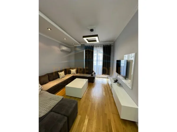 Tirane, jepet me qera apartament 2+1 Kati 4, 96 m² 600 € (Unaza e Re,)