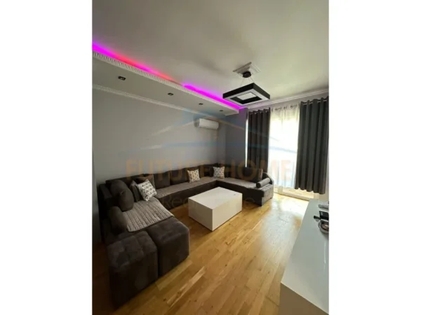 Tirane, jepet me qera apartament 2+1 Kati 4, 96 m² 600 € (Unaza e Re,)