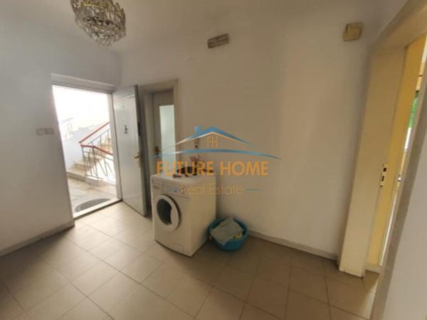 Tirane, jepet me qera apartament 2+1 Kati 5, 95 m² 500 € (, Bulevardi Zogu 1,)