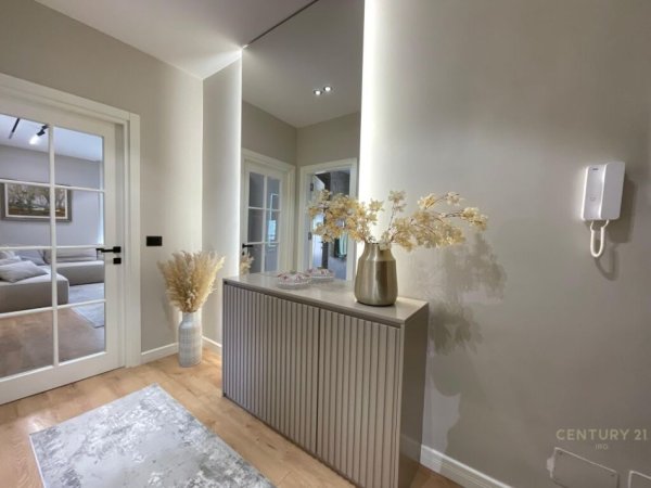 Tirane, shitet apartament 2+1+Ballkon Kati 7, 113 m² 300.000 € (PAZARI RI)