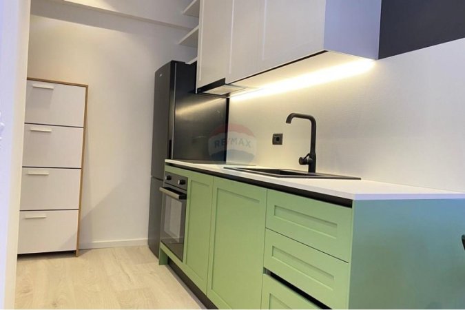 Tirane, shitet garsonier 1+1 Kati 3, 40 m² 100.000 € (Parku olimpik, Komuna e Parisit)