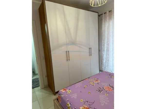 Tirane, jepet me qera apartament 1+1 Kati 3, 68 m² 450 € (rrugen Hysni Rusi,)