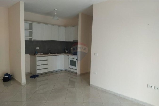 Tirane, jepet me qera apartament 2+1 Kati 3, 96 m² 500 € (Don Bosko)