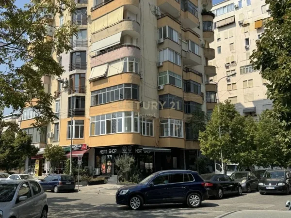 Tirane, shitet zyre Kati 1, 100 m² 230.000 € (RRUGA E KAVAJES)