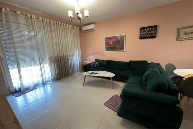 Tirane, jepet me qera apartament 2+1 Kati 4, 89 m² 750 € (Rruga e Barrikadave)
