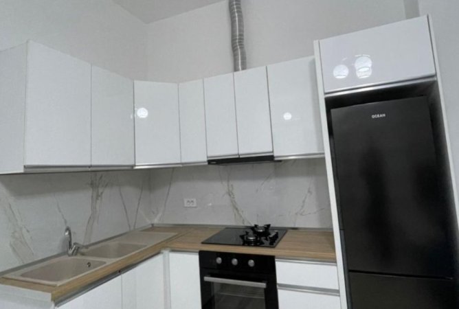 Tirane, jepet me qera apartament 1+1+Ballkon Kati 1, 60 m² 450 € (Liqeni i Thate)