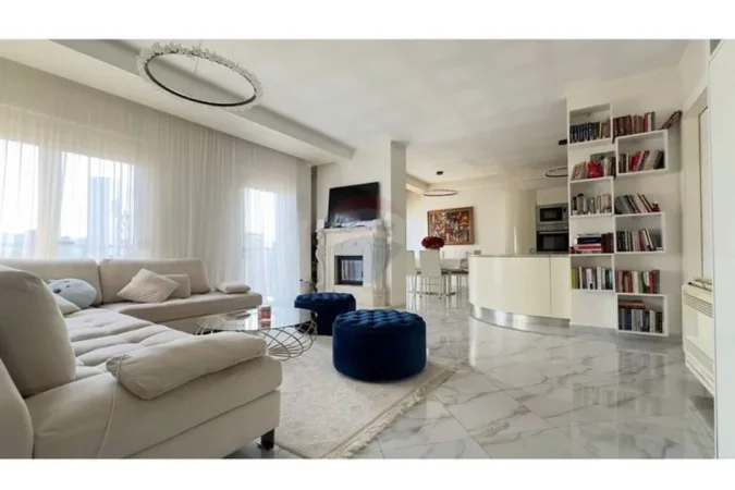 Tirane, shes apartament 2+1+Ballkon Kati 9, 112 m² 265.000 € (Pazari i Ri)
