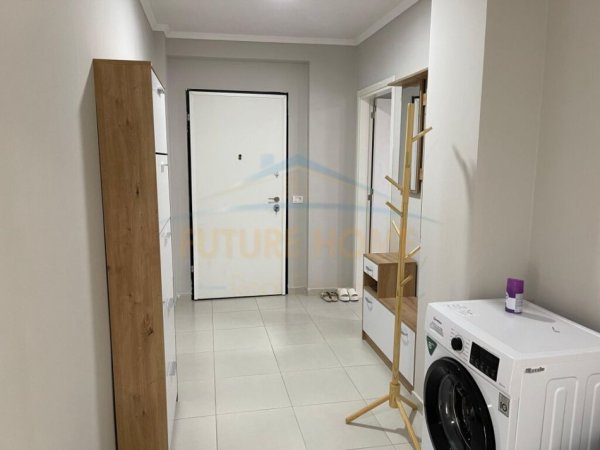 Tirane, shitet apartament 2+1 Kati 4, 95 m² 180.000 € (Stacioni i Trenit,)