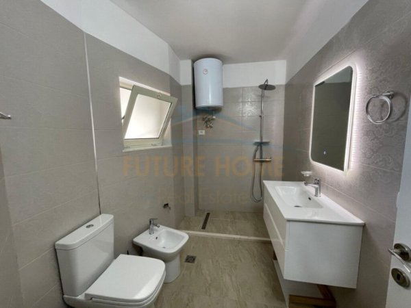 Tirane, shitet apartament 2+1 Kati 4, 95 m² 180.000 € (Stacioni i Trenit,)
