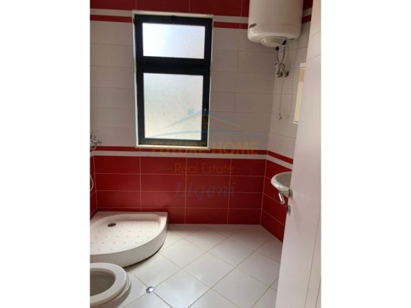 Tirane, jap me qera apartament 2+1 Kati 3, 85 m² 500 € (bulevardi migjeni unaze e re)