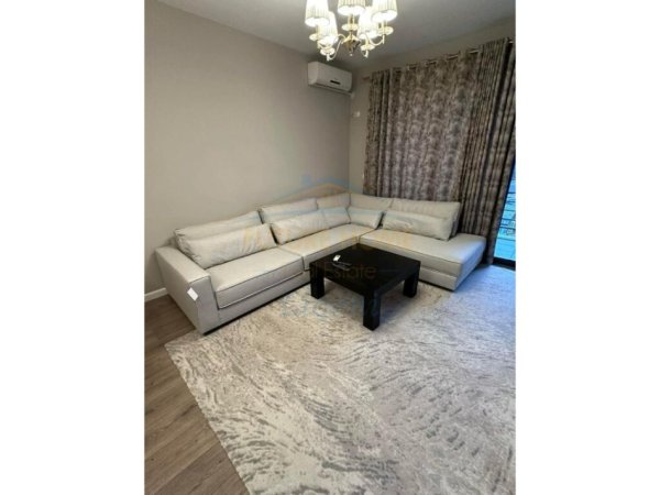 Tirane, jap me qera apartament 2+1 Kati 3, 85 m² 500 € (bulevardi migjeni unaze e re)