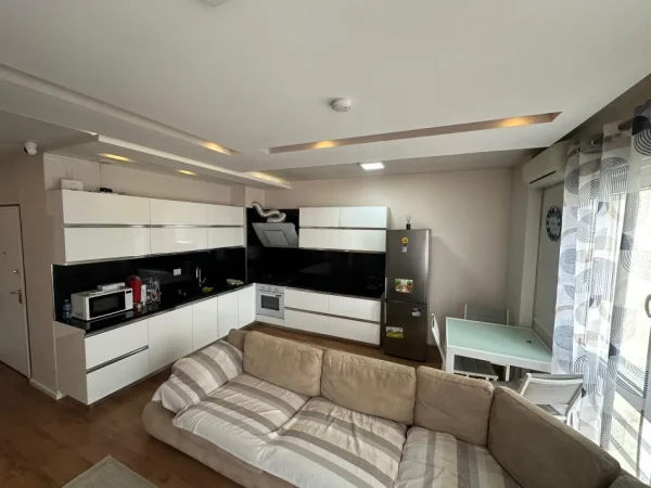 Tirane, jepet me qera apartament 2+1+Aneks+Ballkon Kati 6, 115 m² 800 € (Komuna e Parisit)