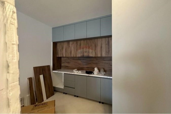 Tirane, jepet me qera apartament 2+1 , 90 m² 550 € (APARTAMENT 2+1+2 ME QIRA NE ASTIR, PRANE WELL)