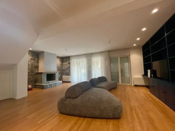Shqiperi, jepet me qera Vile 5+1 , 352 m² 4.000 € (TEG)
