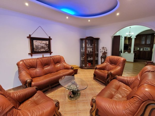 Tirane, jepet me qera apartament 3+1+Ballkon Kati 6, 113 m² 500 € (DON BOSKO)