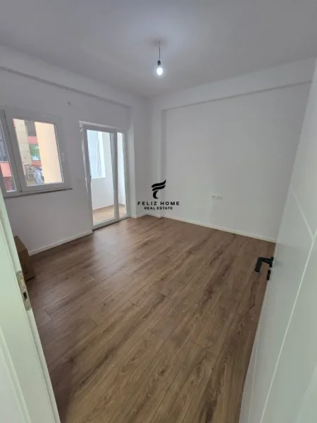Tirane, shitet apartament 2+1+Ballkon Kati 2, 87 m² 210.000 € (RRUGA E ELBASANIT)