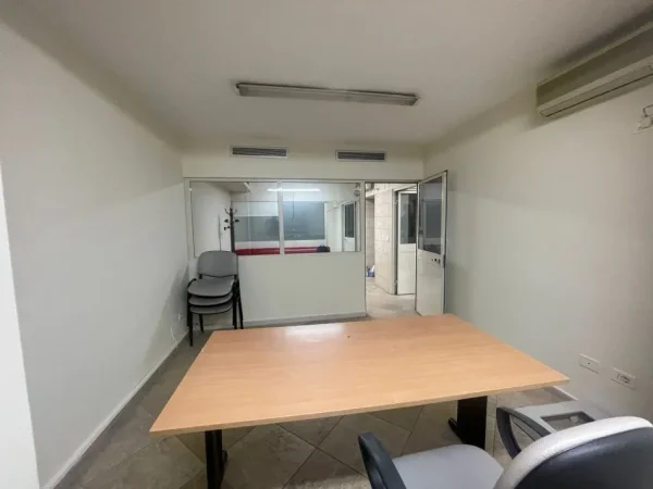 Zyre me qira   80 m² 600 € (Ekspozita)