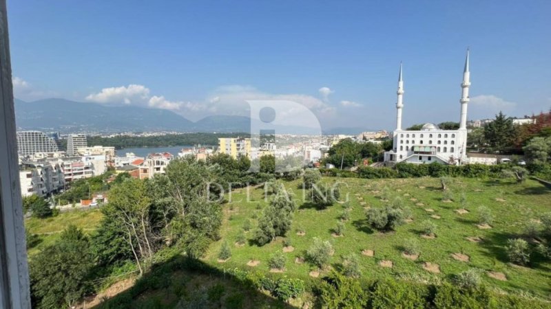 Tirane, jepet me qera apartament 1+1+Aneks+Ballkon Kati 4, 70 m² 450 € (Kopshti Botanik)