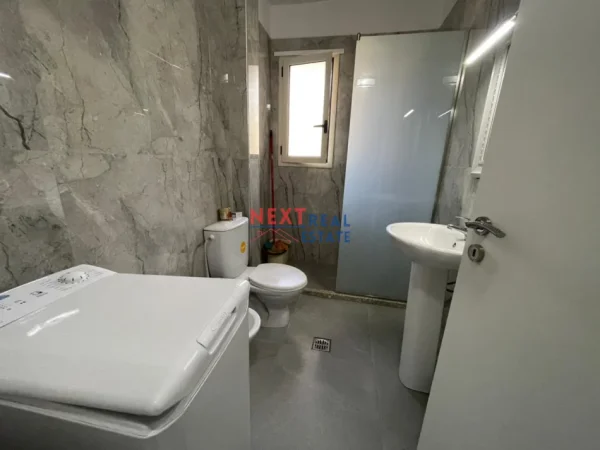 Vlore, shitet garsonier 1+1+Ballkon , 39 m² 85.000 € (LUNGOMARE)