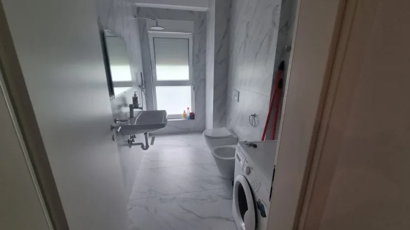 Tirane, jepet me qera apartament 1+1+Ballkon Kati 3, 60 m² 350 € (Rruga Pasho Hysa)