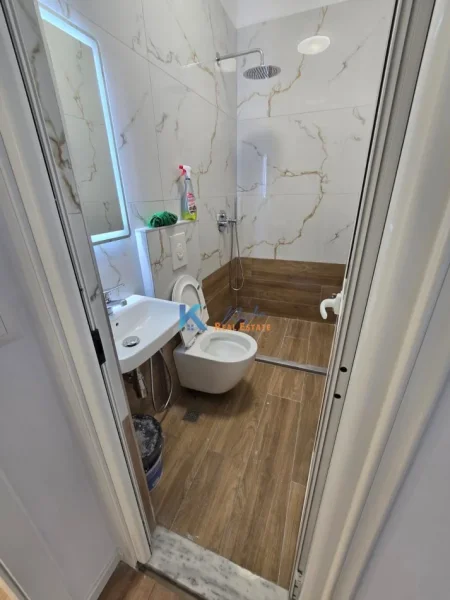Tirane, shitet apartament 2+1 Kati 2, 87 m² 210.000 € (Rruga e Elbasanit, prane Lion Park)
