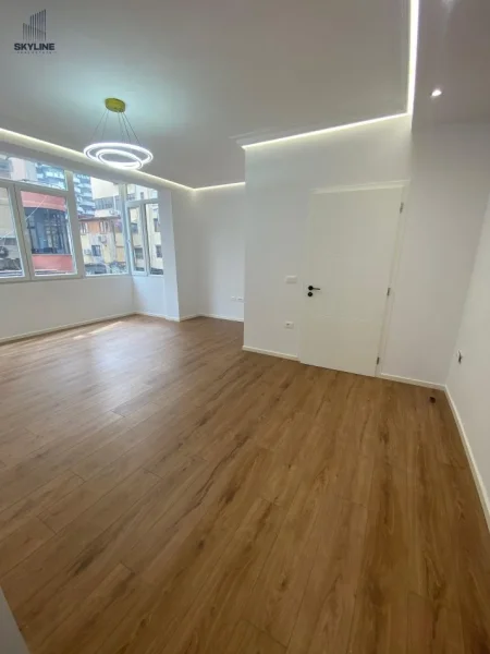 Tirane, shitet apartament 2+1 Kati 2, 87 m² (Rruga Faik Konica)