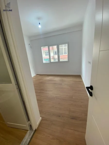 Tirane, shitet apartament 2+1 Kati 2, 87 m² (Rruga Faik Konica)