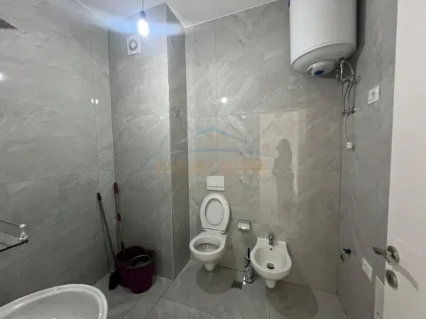 Tirane, jepet me qera ambjent biznesi Kati 9, 70 m² 500 € (Parku olimpik)