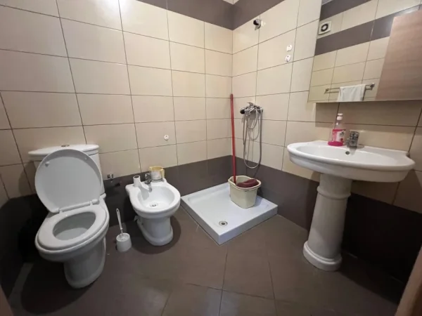 Tirane, shitet apartament 2+1 , (Rruga Don Bosko)