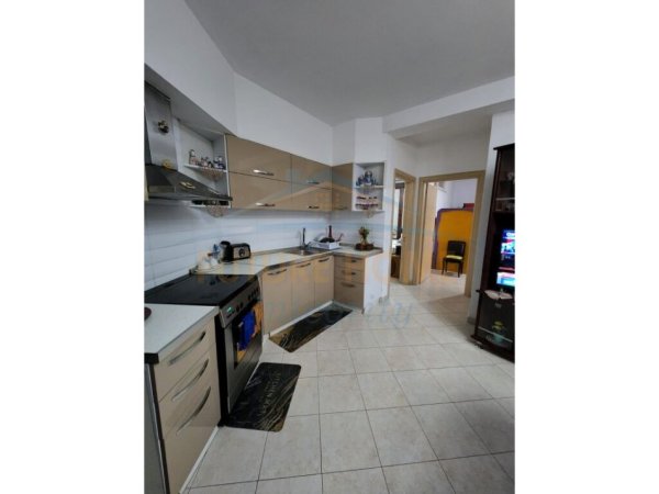 Tirane, shitet apartament 2+1+Verandë Kati 2, 120.000 € (Unaza e Re)