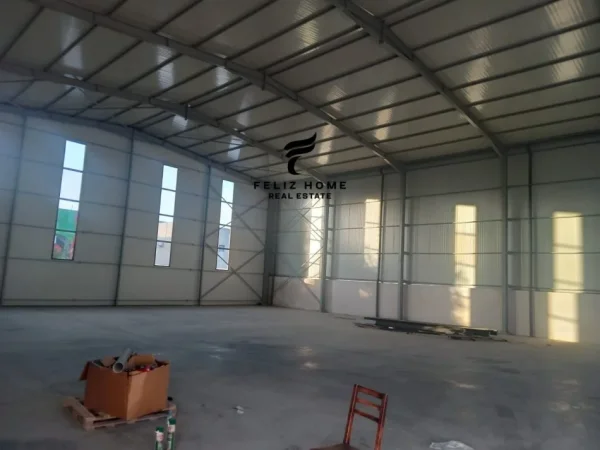 Tirane, jepet me qera magazine Kati 0, 550 m² 3.500 € (AUTOSTRADA TIRANES DURRES)