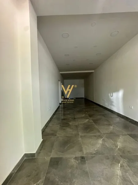Tirane, jepet me qera dyqan Kati 0, 89 m² 510.000 € (STADIUMI DINAMO)