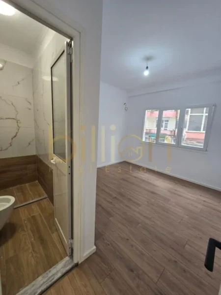 Tirane, shitet apartament 2+1+Ballkon Kati 2, 87 m² 210.000 € (Rruga Faik Konica, Tirana, Albania)