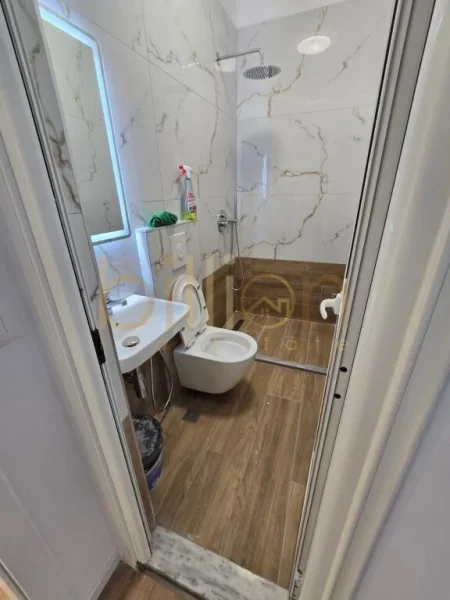 Tirane, shitet apartament 2+1+Ballkon Kati 2, 87 m² 210.000 € (Rruga Faik Konica, Tirana, Albania)