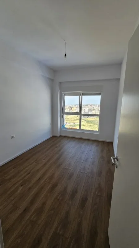 Tirane, jepet me qera apartament 2+1 Kati 7, 93 m² (Ali Dem, te kompleksi Kaimi)