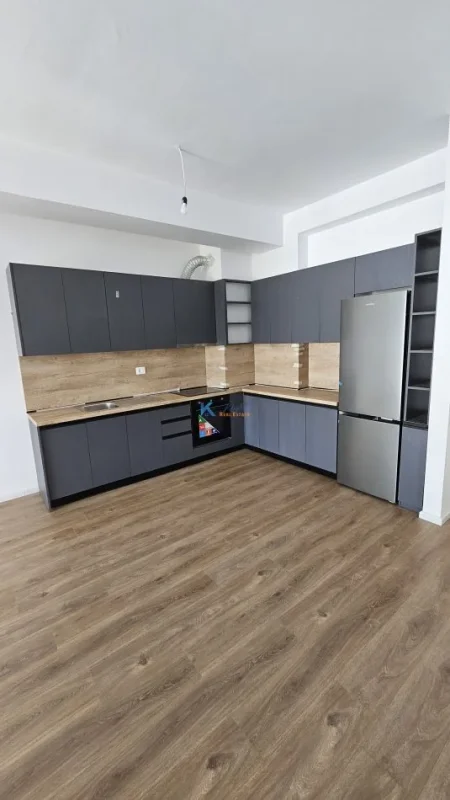 Tirane, jepet me qera apartament 2+1 Kati 7, 93 m² (Ali Dem, te kompleksi Kaimi)