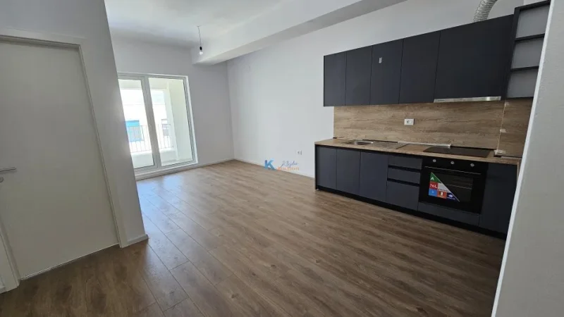Tirane, jepet me qera apartament 2+1 Kati 7, 93 m² (Ali Dem, te kompleksi Kaimi)