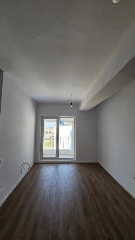 Tirane, jepet me qera apartament 2+1 Kati 7, 93 m² (Ali Dem, te kompleksi Kaimi)