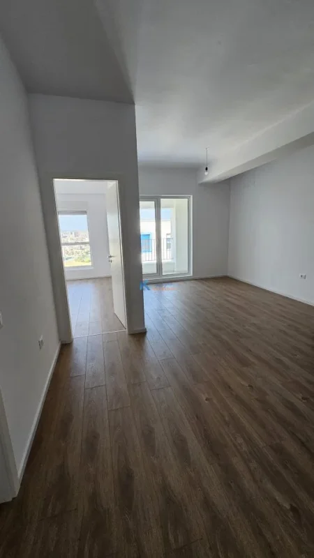 Tirane, jepet me qera apartament 2+1 Kati 7, 93 m² (Ali Dem, te kompleksi Kaimi)