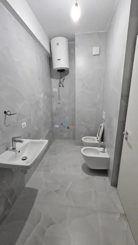 Tirane, jepet me qera apartament 2+1 Kati 7, 93 m² (Ali Dem, te kompleksi Kaimi)