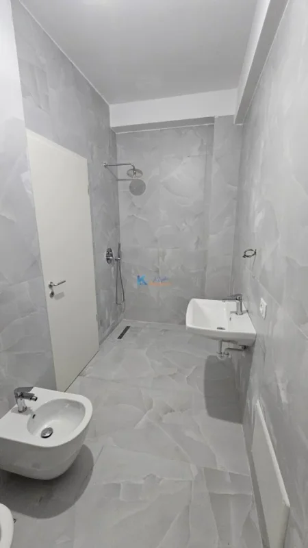 Tirane, jepet me qera apartament 2+1 Kati 7, 93 m² (Ali Dem, te kompleksi Kaimi)