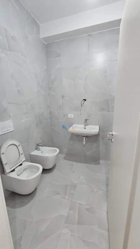Tirane, jepet me qera apartament 1+1 Kati 7, 60 m² (Ali Dem, te kompleksi Kaimi)