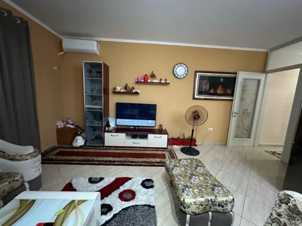 Tirane, shitet apartament 2+1 Kati 4, 122 m² 150.000 € (Fresku)