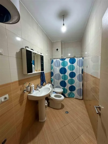 Tirane, shitet apartament 2+1 Kati 4, 122 m² 150.000 € (Fresku)